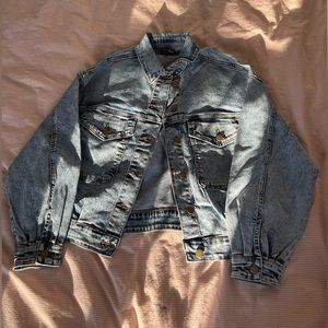 OVERSIZED DENIM JACKET
